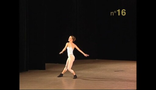 Miniature de la vidéo Epreuves de danse 2001. Danse jazz. Variation 16 fille 1ère option