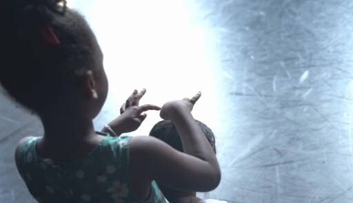 Miniature de la vidéo Être en résonance, Moi (en danse) et Écrire sa danse – Jumelage avec les écoles de Port Boyer